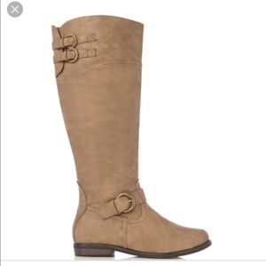 NWOT - Just fab Shawn taupe riding boots